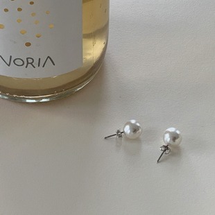 sonia pearl - earring